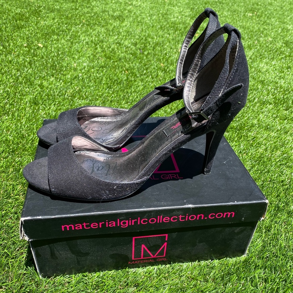 Black strapped heel